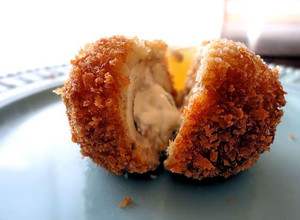 Breaded Stuffed Mushrooms w/ Herbed Cheese - 100 pieces per tray Breaded Stuffed Mushrooms w/ Herbed Cheese - 100 pieces per tray