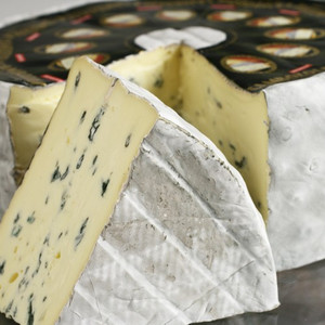 Cambozola Black Label Cheese - 7,5 oz Cambozola Black Label Cheese - 7,5 oz
