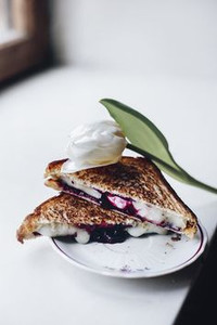 Grilled Goat Cheese Sandwich with Fig Preserves Grilled Goat Cheese Sandwich with Fig Preserves