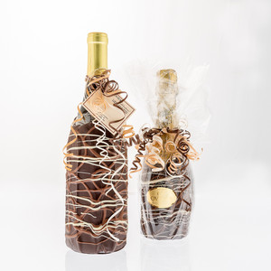 Chocolate Dipped Covered Champagne Bottle - Veuve Cliquot Rose Champagne Chocolate Dipped Covered Champagne Bottle - Veuve Cliquot Rose Champagne