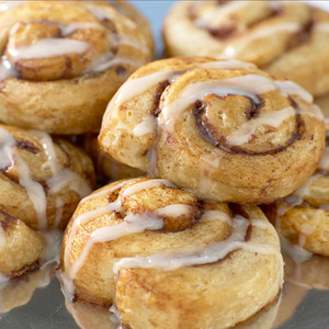 Cinnamon Rolls - 1 dozen - Stonewall Kitchen Cinnamon Rolls - 1 dozen - Stonewall Kitchen