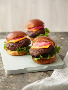 Broadleaf All-Natural Australian Wagyu Beef Burger - 40/Case - 4 oz