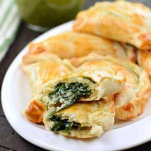 Spinach and Cheese Empanadas - 25 Packs Spinach and Cheese Empanadas - 25 Packs