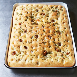 Turano 22.5 oz. Quarter Pan Garlic and Herb Focaccia - 8/Case Turano 22.5 oz. Quarter Pan Garlic and Herb Focaccia - 8/Case