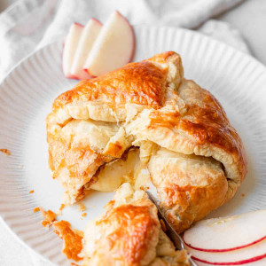 Marin French Baked Brie En Croûte - 6/Case Marin French Baked Brie En Croûte - 6/Case