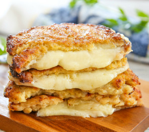 Cauliflower Crusted Grilled Cheese Sandwiches Cauliflower Crusted Grilled Cheese Sandwiches
