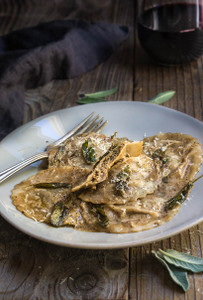 Gourmet Vegan Handmade Fresh Italian Pasta Collection Kit, Non-GMO - Mushroom, Spinach Pastas, Pesto and Tomato Sauce Gourmet Vegan Handmade Fresh Italian Pasta Collection Kit, Non-GMO - Mushroom, Spinach Pastas, Pesto and Tomato Sauce