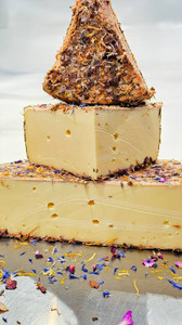 Alp Blossom Cheese, Hofkaserei Kraus - 1 lb Alp Blossom Cheese, Hofkaserei Kraus - 1 lb