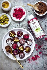 La Tourangelle, Roasted Hazelnut Oil, High-Oleic Oil Great for Baking, Stir-Frying, and Vinaigrettes, 8.45 fl oz