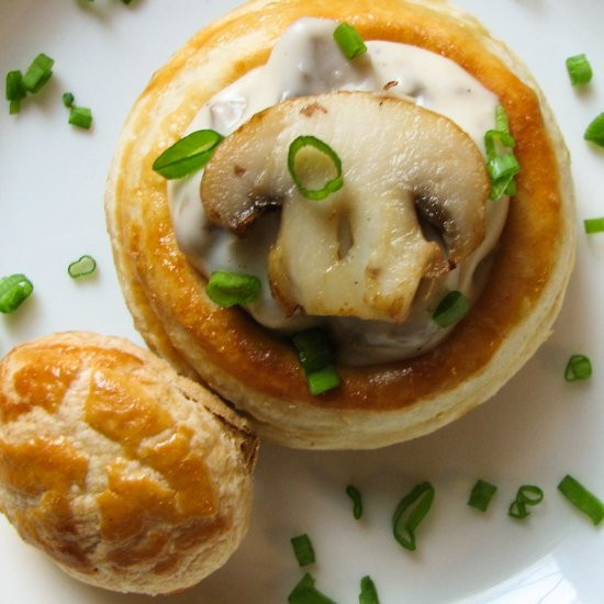 MUSHROOM VOL AU VENT 50 pieces per tray