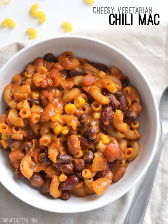 Cheesy Vegetarian Chili Mac