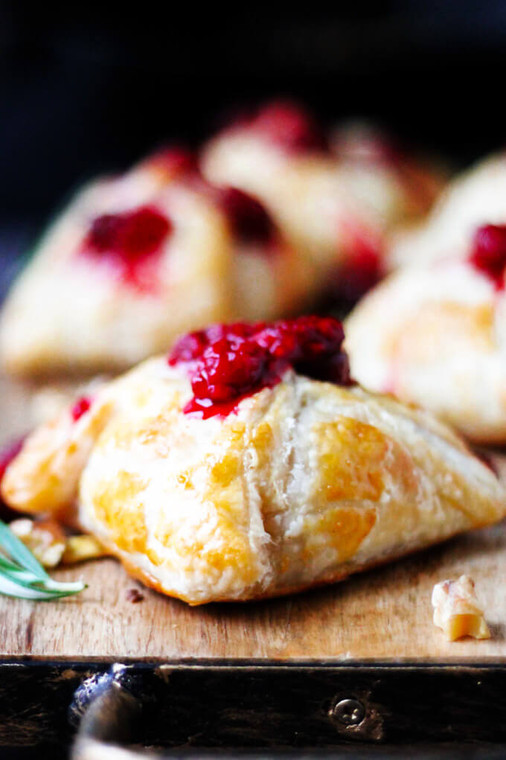 Brie with Raspberry En Croute & Walnuts - 24 pieces per tray