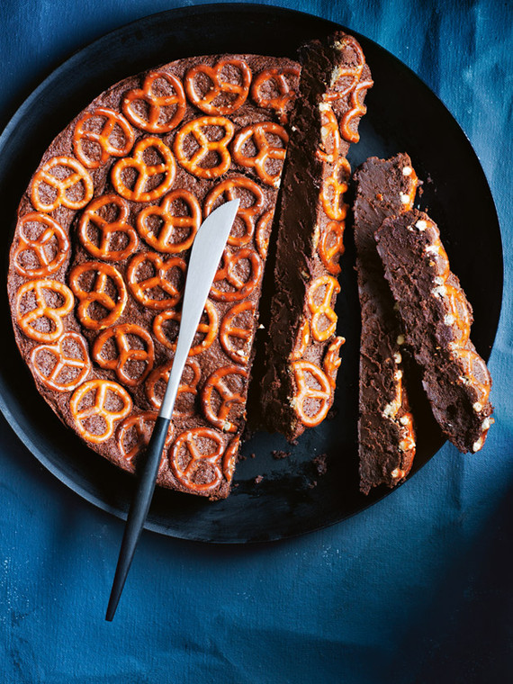 Dark Chocolate Pretzel Torte Cake