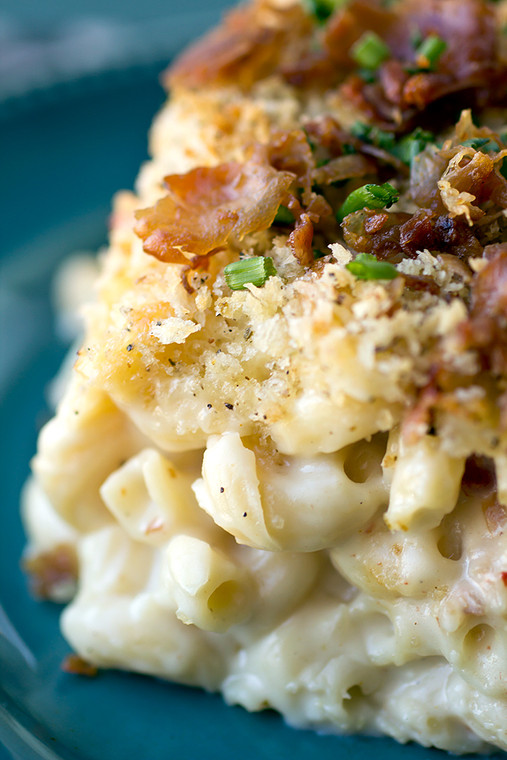 Mac n' Cheese with Three Cheeses and Crispy Prosciutto