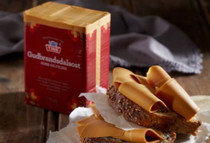 Brunost Gudbrandsdalsost (Norwegian Brown Cheese) - 1000g / 2.2 lbs