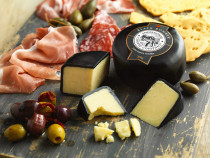Snowdonia Black Bomber Extra Mature Cheddar Cheese, 7 oz