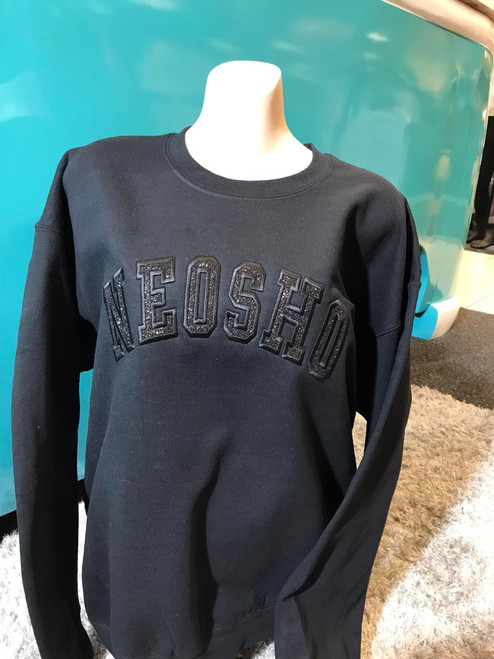 NEOSHO EMBROIDERED CREW