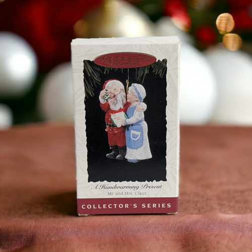 1994 Hallmark Keepsakes A Heartwarming Present Ornament