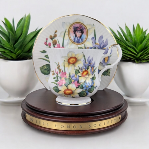 1996 Avon Honor Society Tea Cup Set