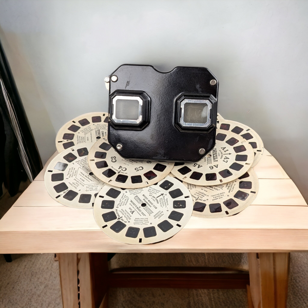 Vintage Sawyers Viewmaster with 10 Discs