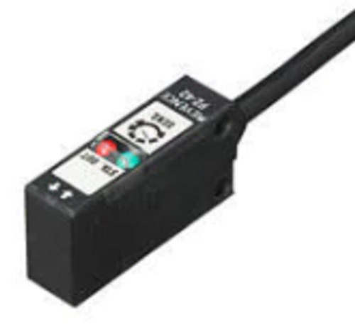 Keyence PZ-42P Built-In Amp Photoelectric Sensor, Square Reflective Cable, PNP [New]