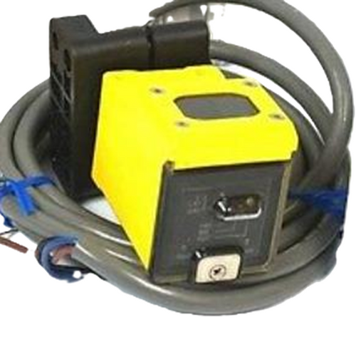 Banner Q45BW22LPC1 54015 Polarized Photoelectric Sensor [New]