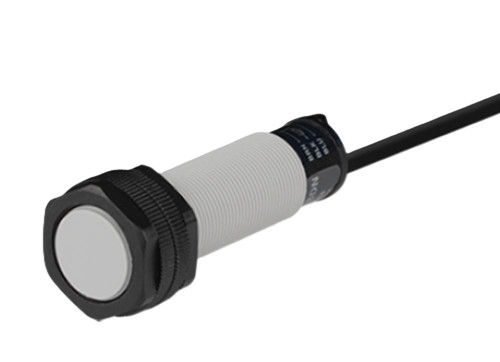 Autonics CR18-8DN, industrial photoelectric sensor with cylindrical body and black and white design.
