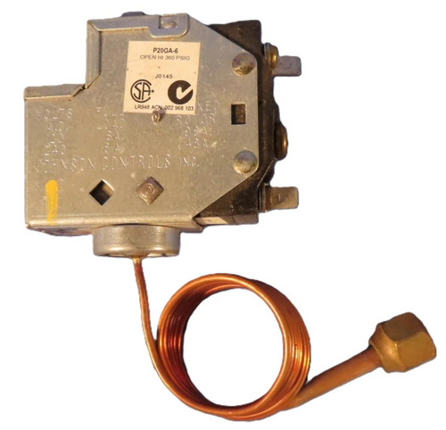 Johnson Controls P20GA-6, HVAC refrigeration control module with metallic casing and attached copper coil
