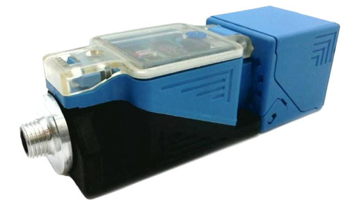 Allen-Bradley 871L-B20E40-R3, industrial automation pressure sensor with blue and black casing and metallic threaded connection.