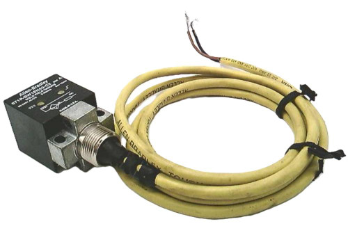 Allen-Bradley 871P-BW15N40-C2, industrial sensor with yellow cable and black connector