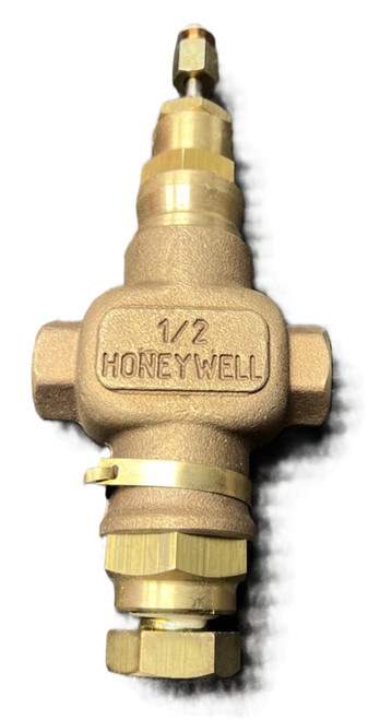 Honeywell V5011N3004, brass pressure regulator valve with threaded fittings for heating and plumbing systems