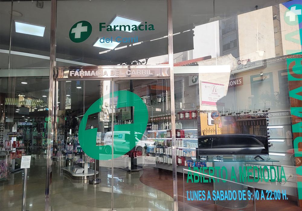 Fachada de la Farmacia del Carril en Archena, Murcia