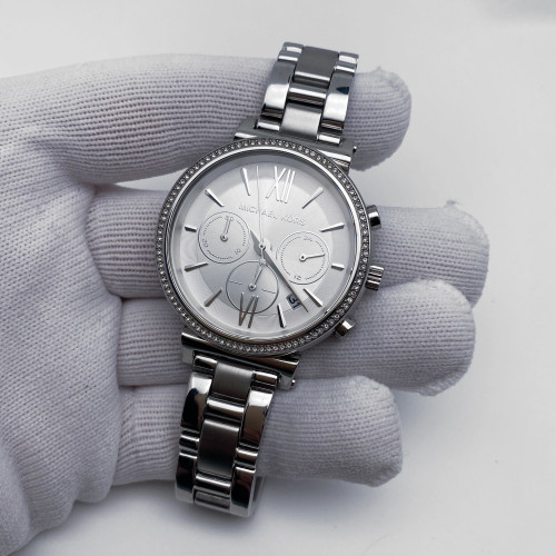 Front Full View Of Michael Kors MK6575 Stainless Steel Watch New With Defects Condition {Product Condition}