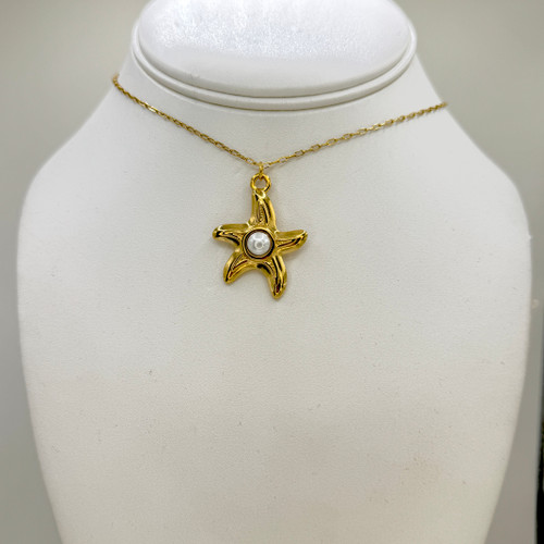 Gold Starfish w/ Pearl Necklace