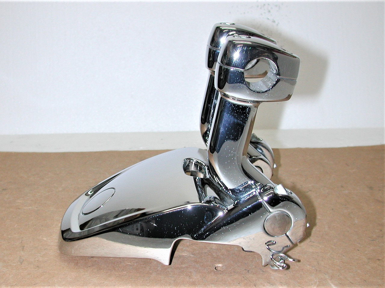 HARLEY DAVIDSON DYNA Low Rider Chrome Motorcycle Handlebar Riser Headlight Mount