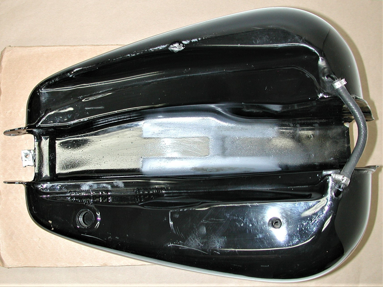 HARLEY DAVIDSON DYNA 04-05 Super Glide Wide Glide OEM Motorcycle Fuel Gas Tank 