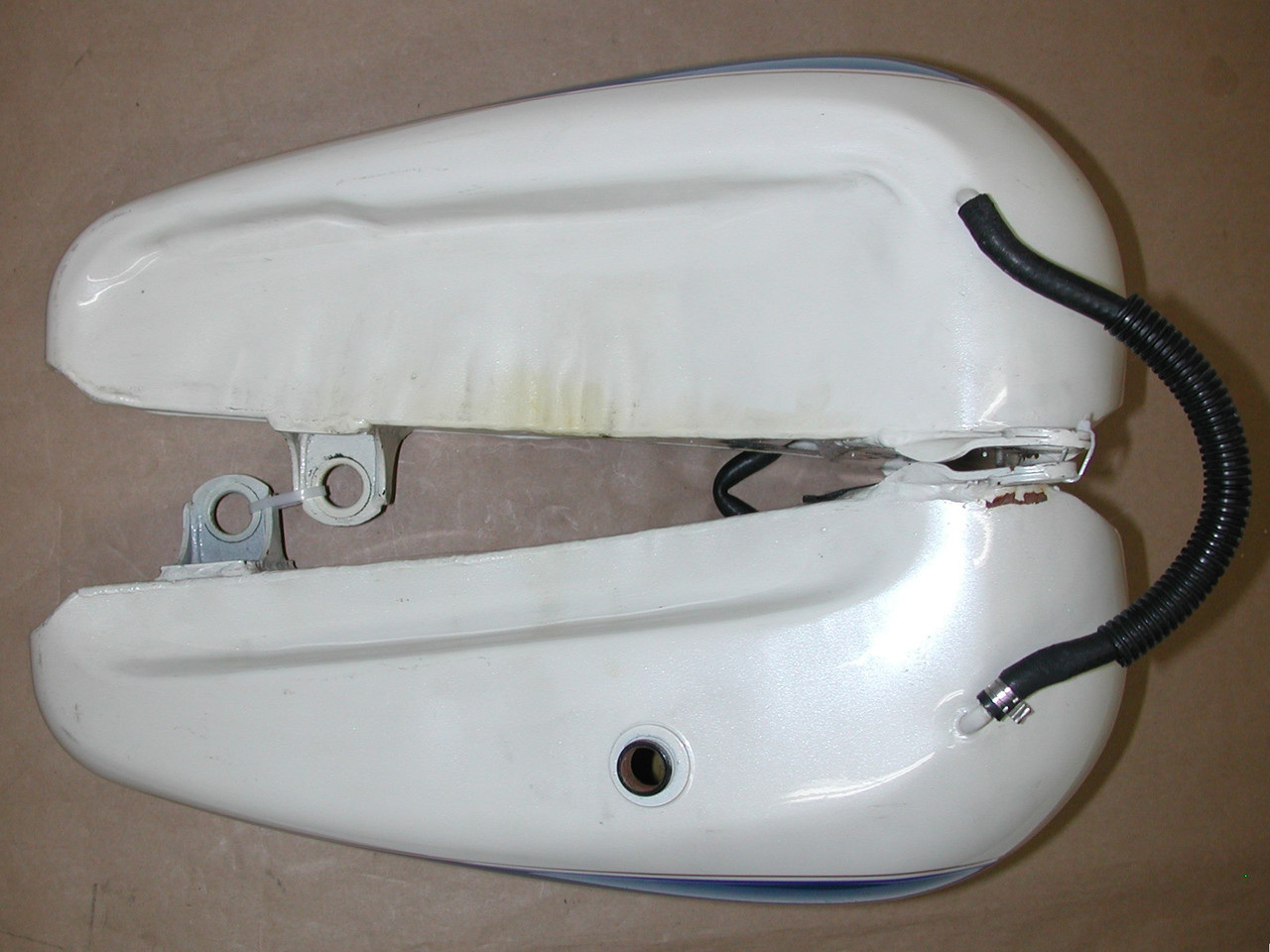 HARLEY DAVIDSON Softail FXSTC Custom Nostalgia OEM 5 Gal Split Fuel Gas Tank