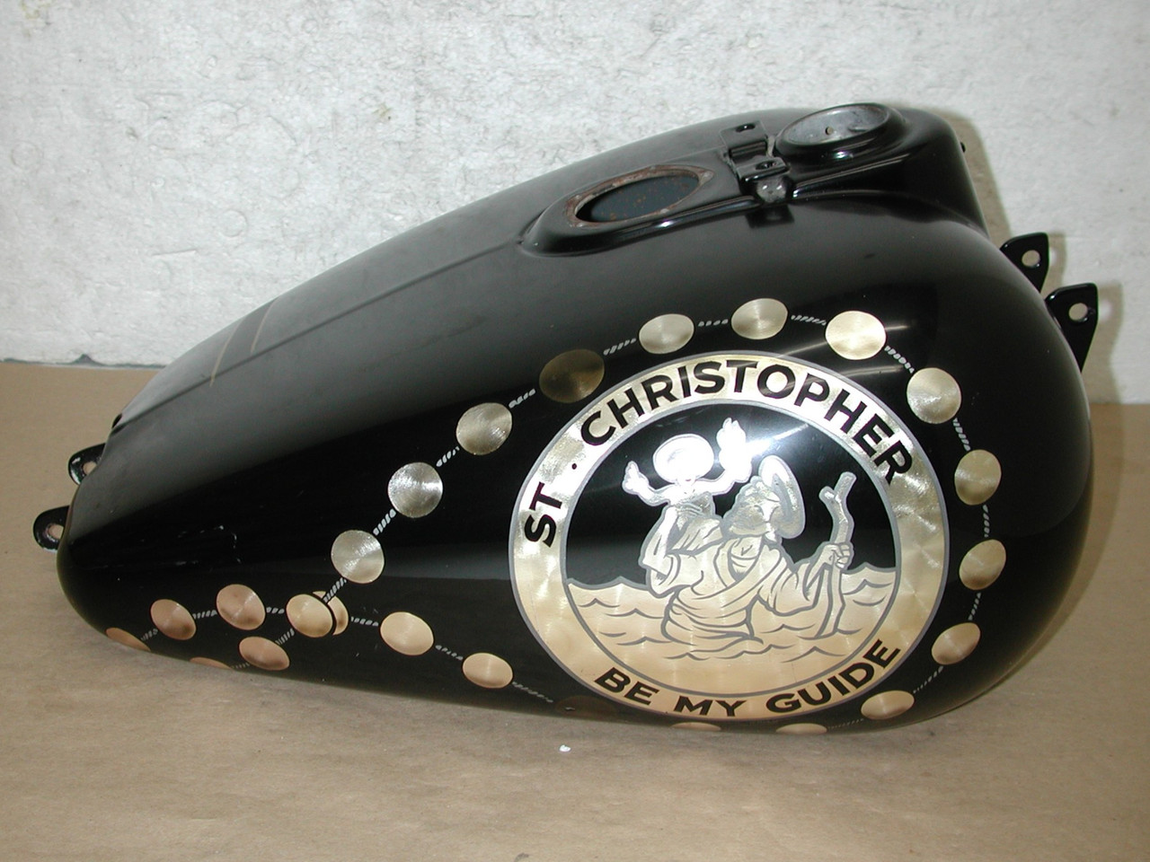 HARLEY DAVIDSON DYNA Super Glide FXD 1997-2003 OEM 61267-97 Fuel Gas Tank