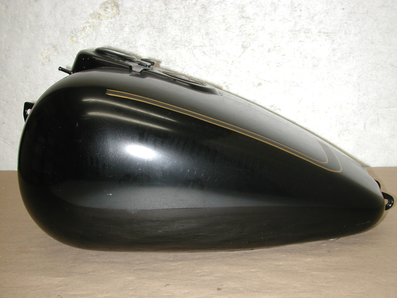 HARLEY DAVIDSON DYNA Super Glide FXD 1997-2003 OEM 61267-97 Fuel Gas Tank