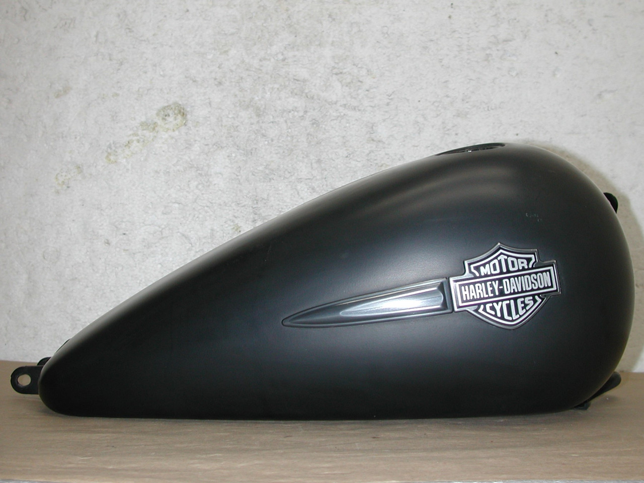 HARLEY DAVIDSON DYNA 09-10 CVO Fat Bob FXDFSE2 OEM 61723-10 Fuel gas Tank