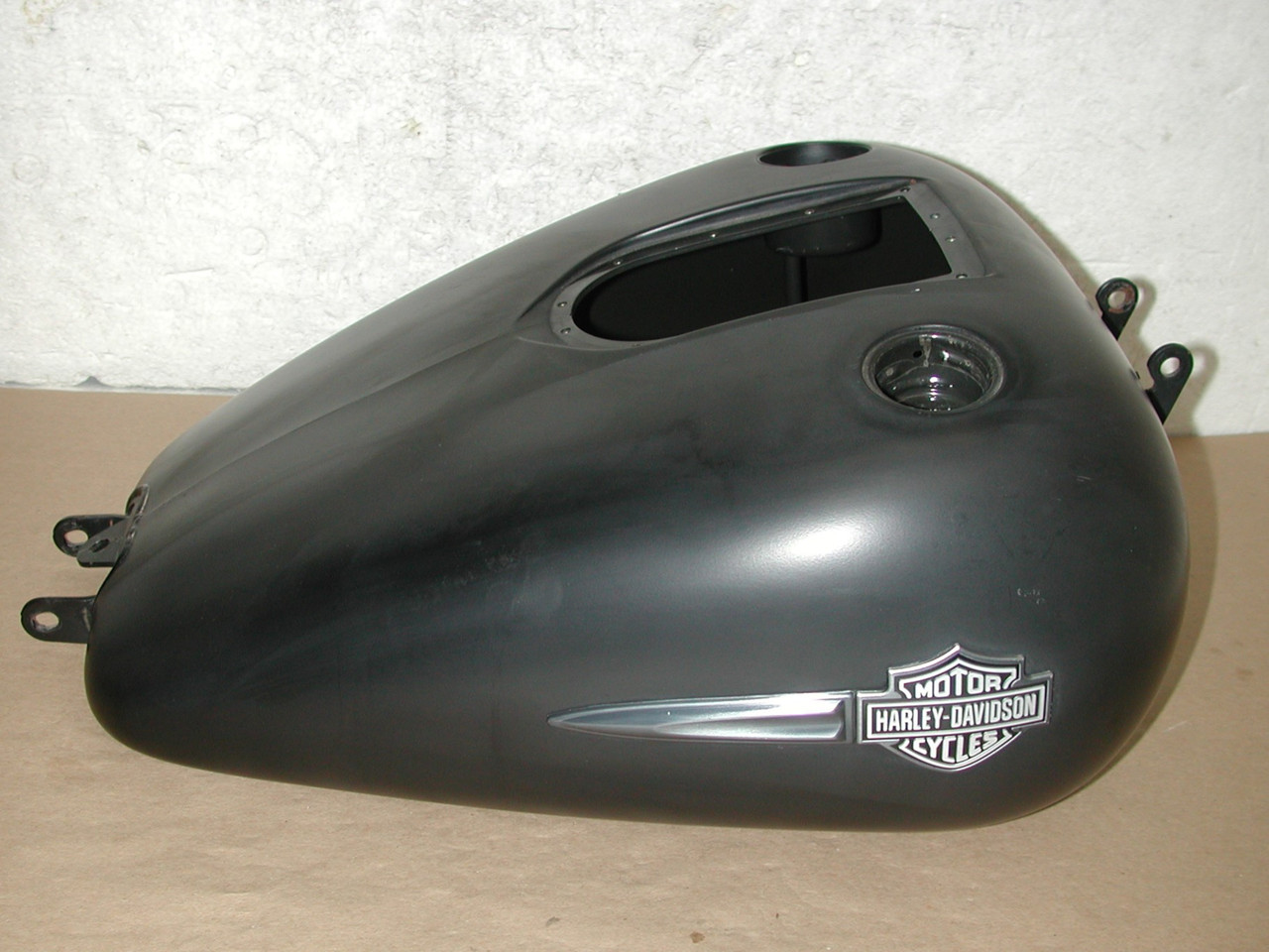 HARLEY DAVIDSON DYNA 09-10 CVO Fat Bob FXDFSE2 OEM 61723-10 Fuel gas Tank