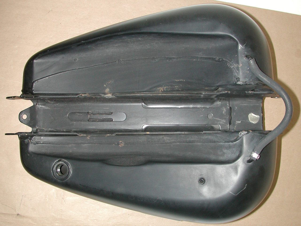 HARLEY DAVIDSON DYNA 09-10 CVO Fat Bob FXDFSE2 OEM 61723-10 Fuel gas Tank
