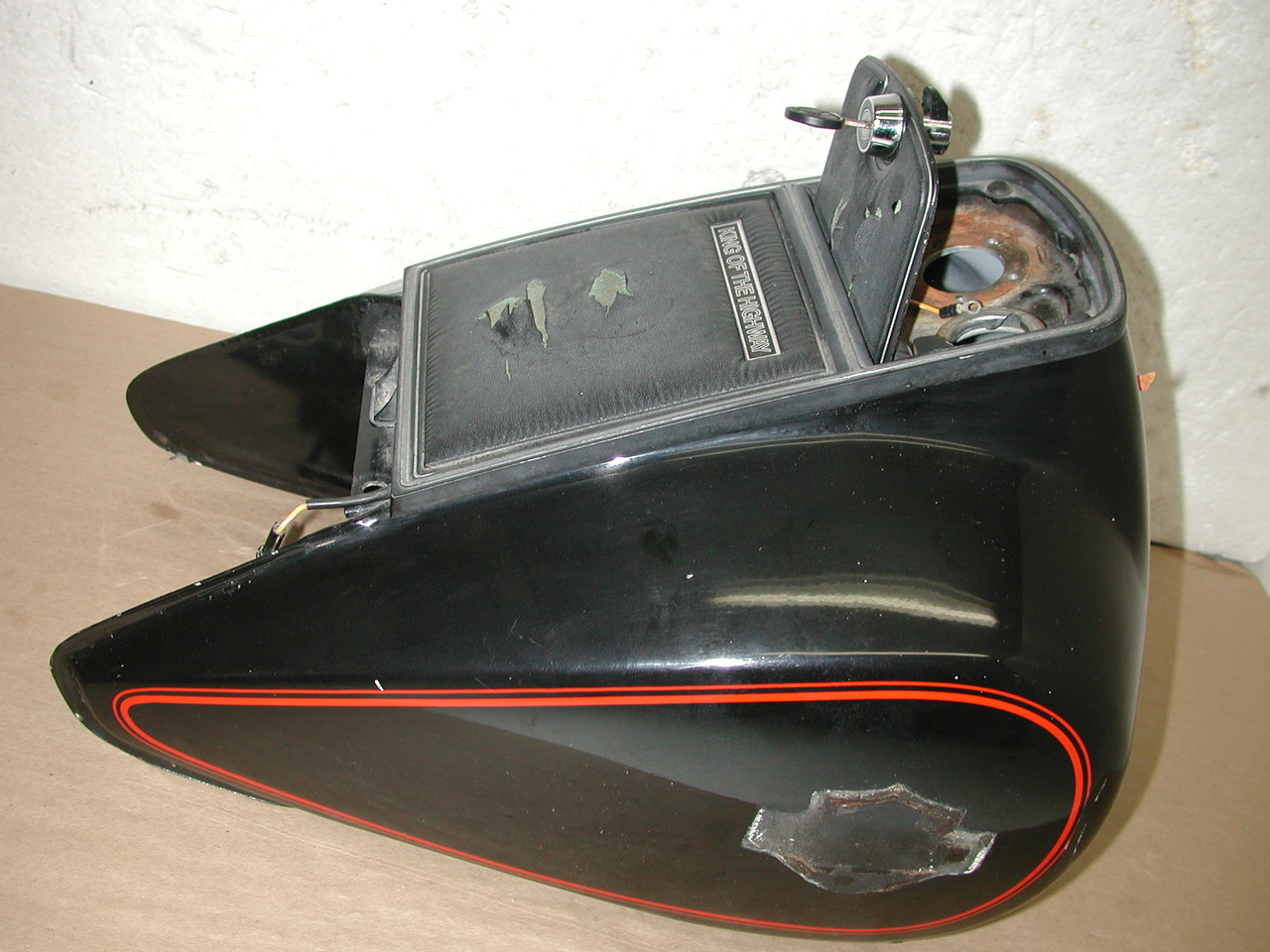 Vintage HARLEY DAVIDSON Touring 1980-1988 FLT  FLHT OEM 61019-83A Fuel Gas Tank