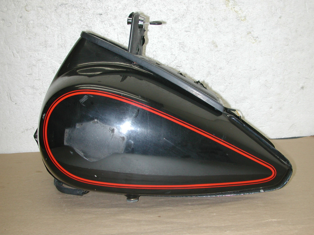 Vintage HARLEY DAVIDSON Touring 1980-1988 FLT  FLHT OEM 61019-83A Fuel Gas Tank