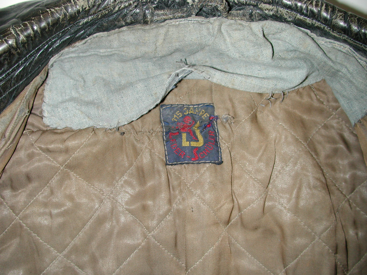 Men's Roadster Jacket In Black Vintage 'Distressed' Leather - Thursday - Foto 8