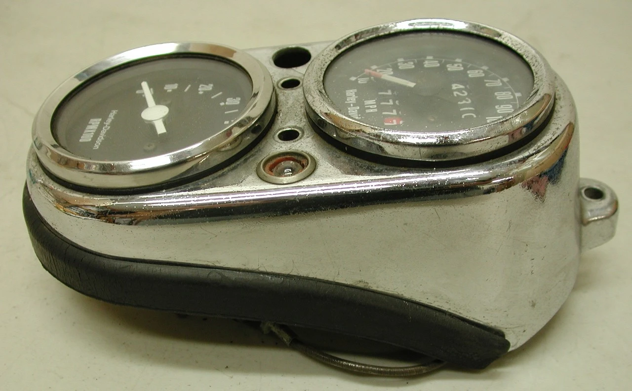 Vintage HARLEY DAVIDSON Shovelhead OEM 71301-77 Speedometer & Tachometer