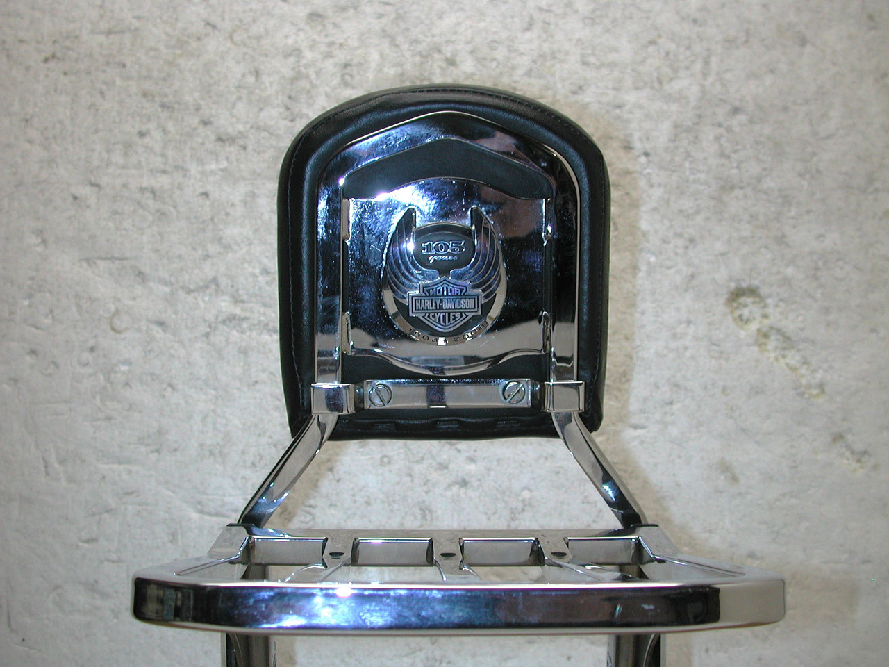 Harley Davidson DYNA OEM Detachable Backrest Luggage Rack Sissy Bar
