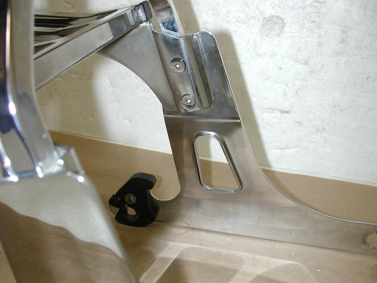Harley Davidson DYNA OEM Detachable Backrest Luggage Rack Sissy Bar
