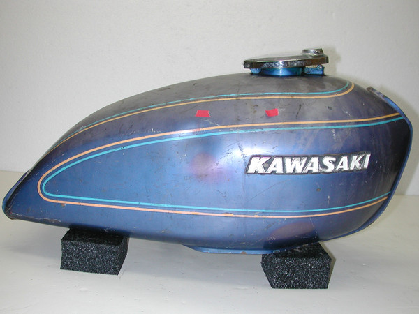 Vintage KAWASAKI 1976 KZ400 OEM Motorcycle Fuel Gas Tank