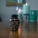 Villarose Keepsake Urn